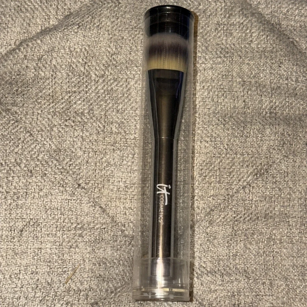 IT Cosmetics Heavenly Luxe Plush‎ Paddle Foundation Brush Sealed